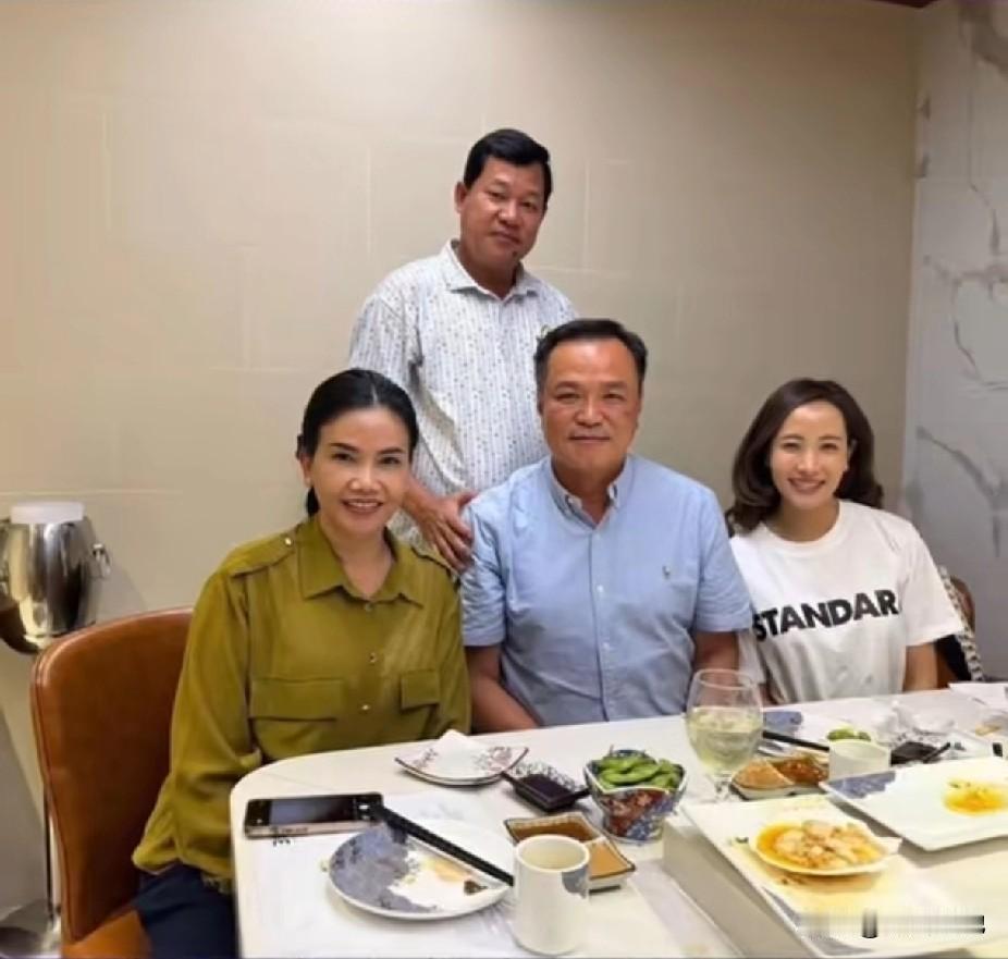 12月8日下午，洪森公开一段视频多张照片，内容显示泰国总理阿努廷、其夫人Jaa