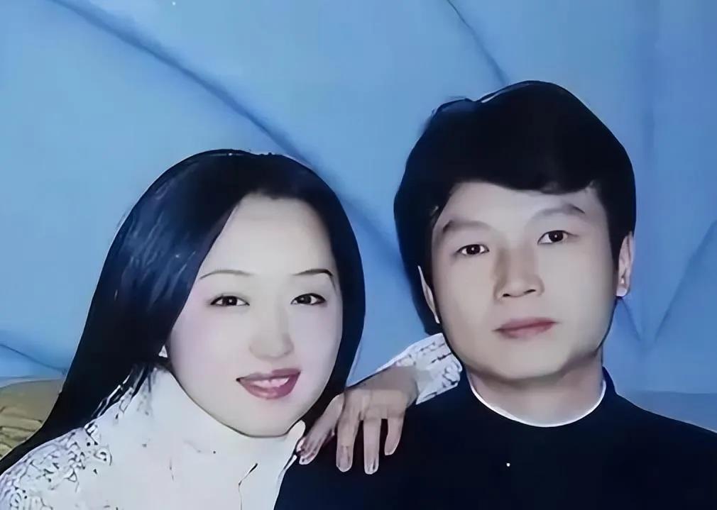 26年前，赖文峰与杨钰莹的恋情因“远华案”戛然而止，如今他出狱后娶小23岁妻子楚
