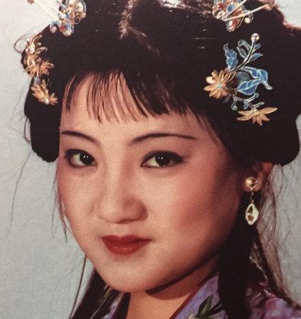 红楼梦里紫鹃，用生命诠释了别样的坚韧与无私。贾府破产，病痛缠身，她仍坚守信念，顽