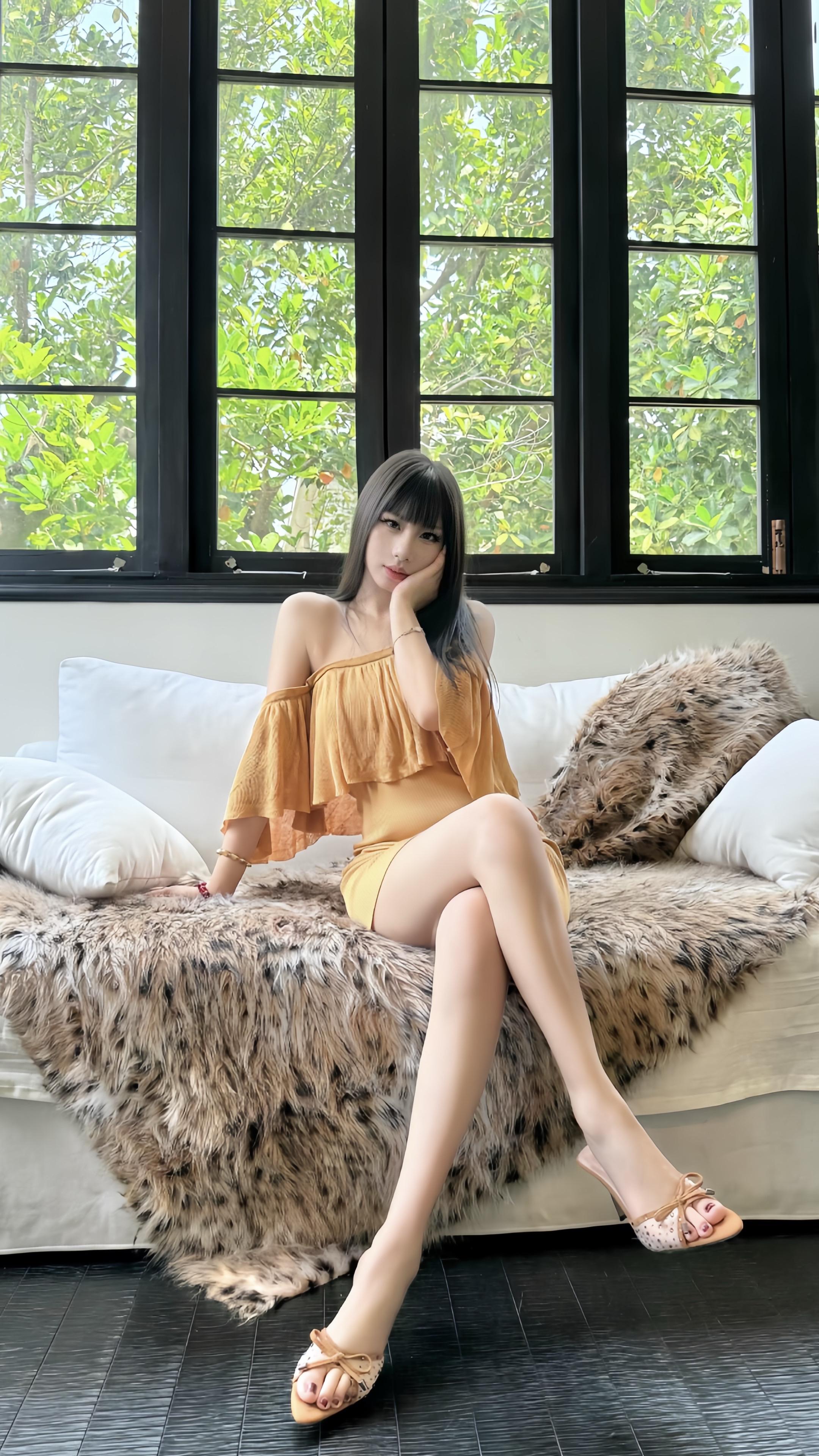 如果全世界都指责你那姐姐就蹲下来抱抱你。