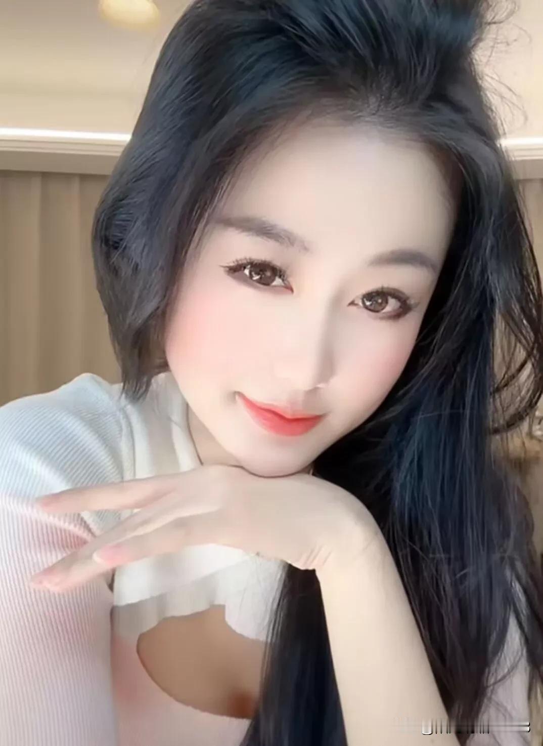 女人好色八大特征1.好色的女人桃花眼2.好色的女人身材圆润饱满3.婚