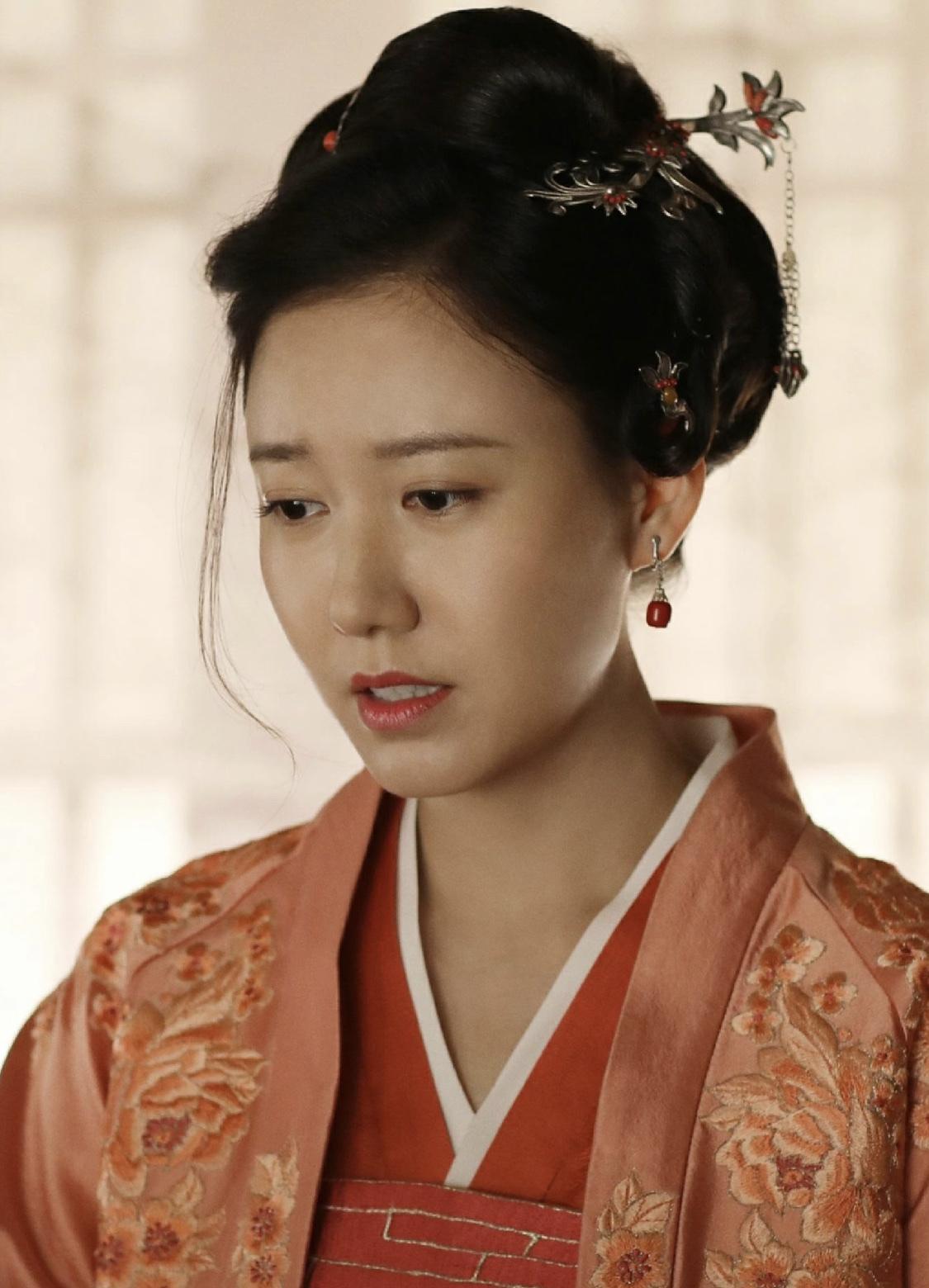 宋宁峰出轨这件事上，最冤的是高露，就是《知否》里面林小娘的扮演者。张婉婷威胁