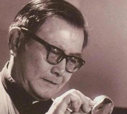 1954年，一批犹太商人想把原子弹的浓缩铀卖给我国，周总理立即找来一位科学家验货