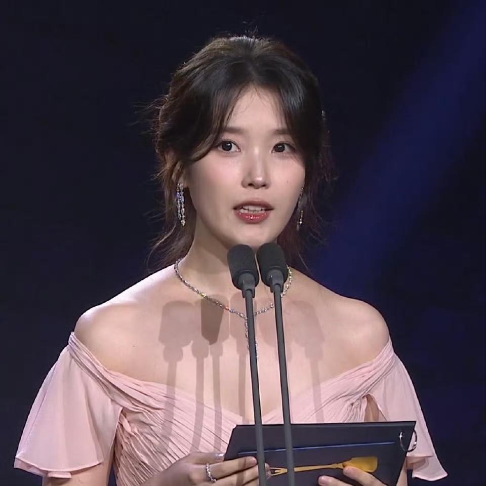 可爱的IU[赞]