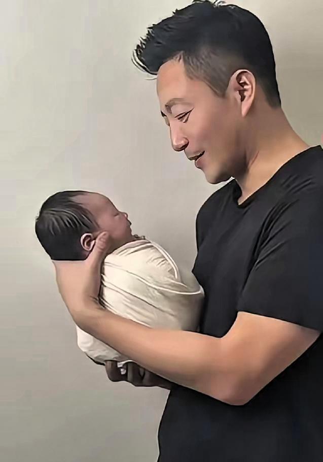 汪家新丁满月，两边各办的家庭事宜，汪小菲家有了新小孩，叫汪星野，大家都在关注，