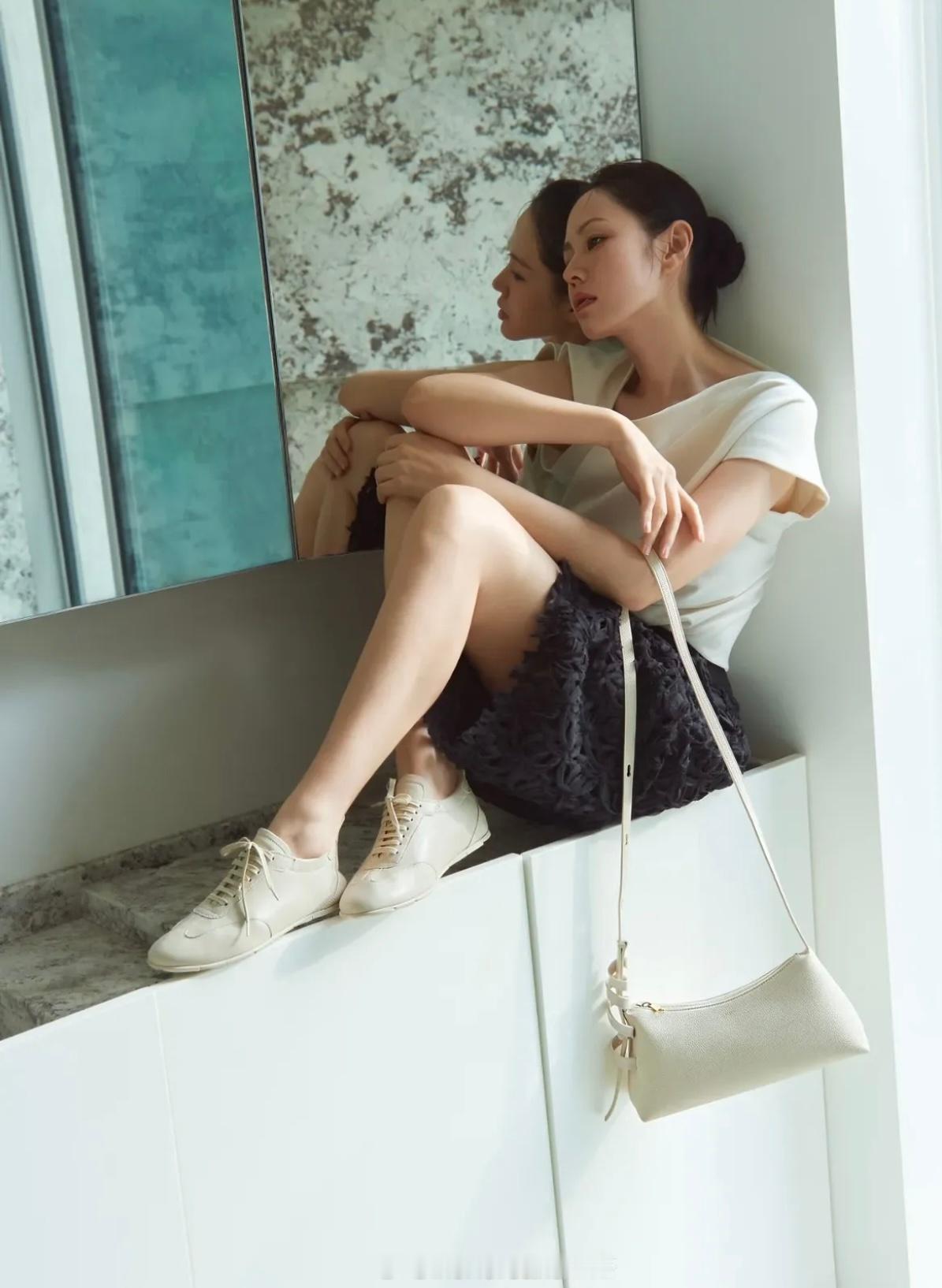 孙艺珍孙艺珍妈妈的新杂志温柔干练的中女形象​​​