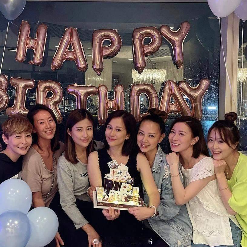 钟丽淇传送入ICU｜好友姚乐怡发声力挺陪伴与佘诗曼组成20年七魔女闺蜜团超暖心现年49岁的前TVB花