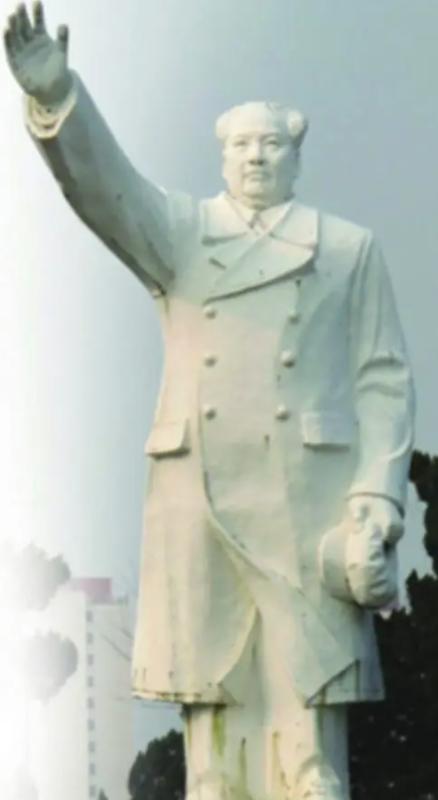 1968年，中国当时最大的毛主席塑像落成！许世友将军批示：“把这尊毛主席像拿到南