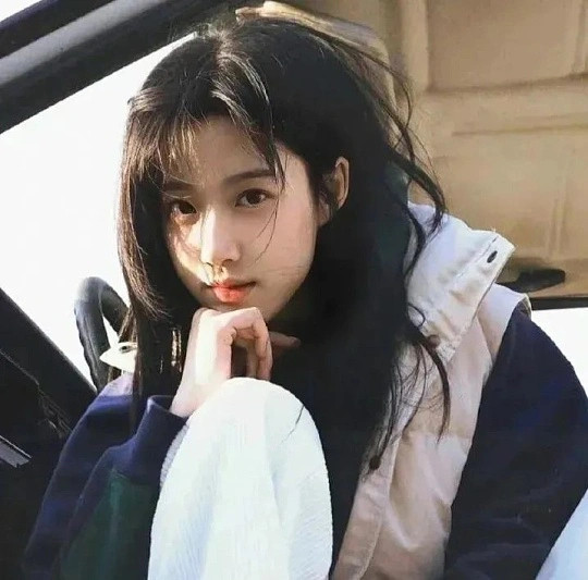 卢昱晓哭戏卢昱晓的哭戏堪称“共情杀”天花板，既藏着精准的细节把控，又满是直击人心