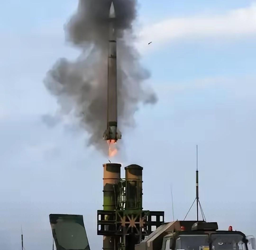 南亚大战一触即发！印度坦克师在集结！想打就打，巴基斯坦装甲师向印度边境前进！这