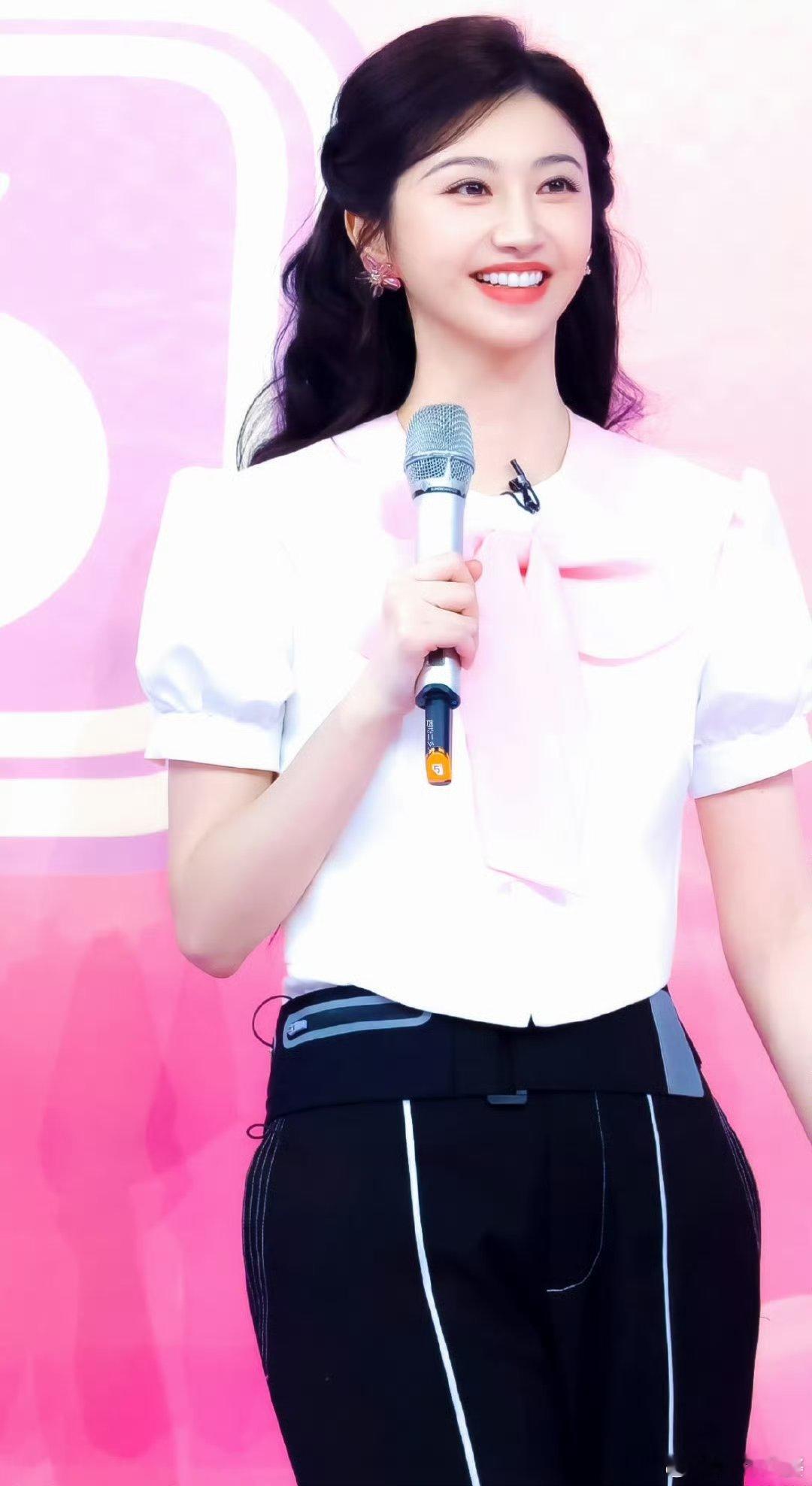 hi6收视率第一今晚《你好星期六》精彩拉满✨游戏爆笑有梗，嘉宾互动超有火花，不出