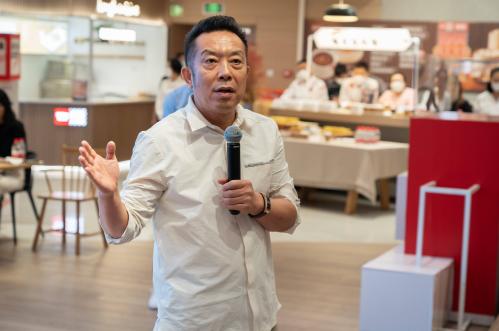 一家年营收62亿的中餐巨头，给离职员工打了一张欠条。补偿金分四次付，最晚到202