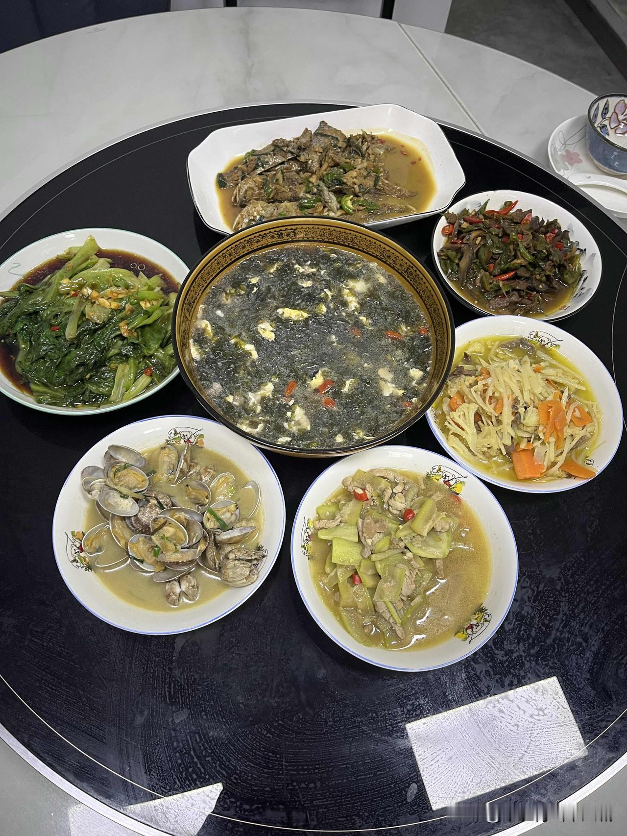 姐家的婆媳关系真好！姐姐退休金拿1113元，当时她年龄才满55周岁，感觉还可