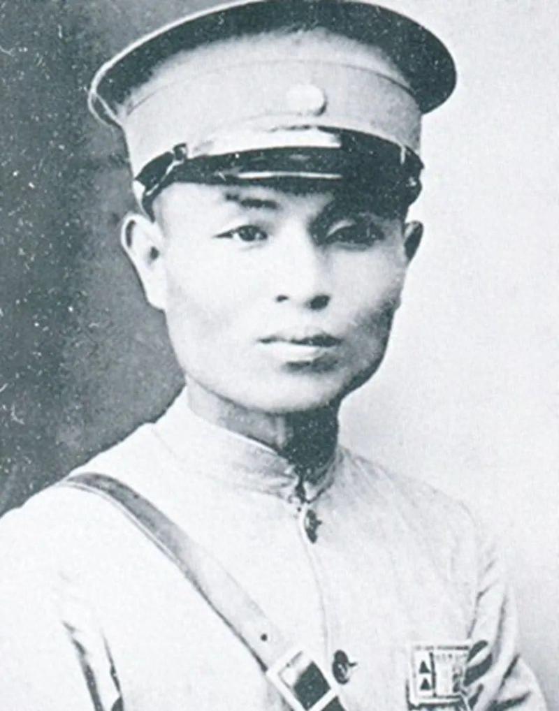 四位参谋长里,三个上将一个中将,这不是巧合,是账算错了。刘亚楼是四野参谋长,