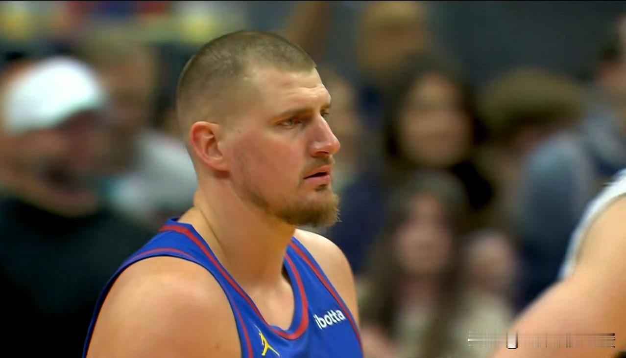 掘金超级巨星约基奇真是莫名其妙！今天掘金在主场以136：139爆冷不敌马刺，约基