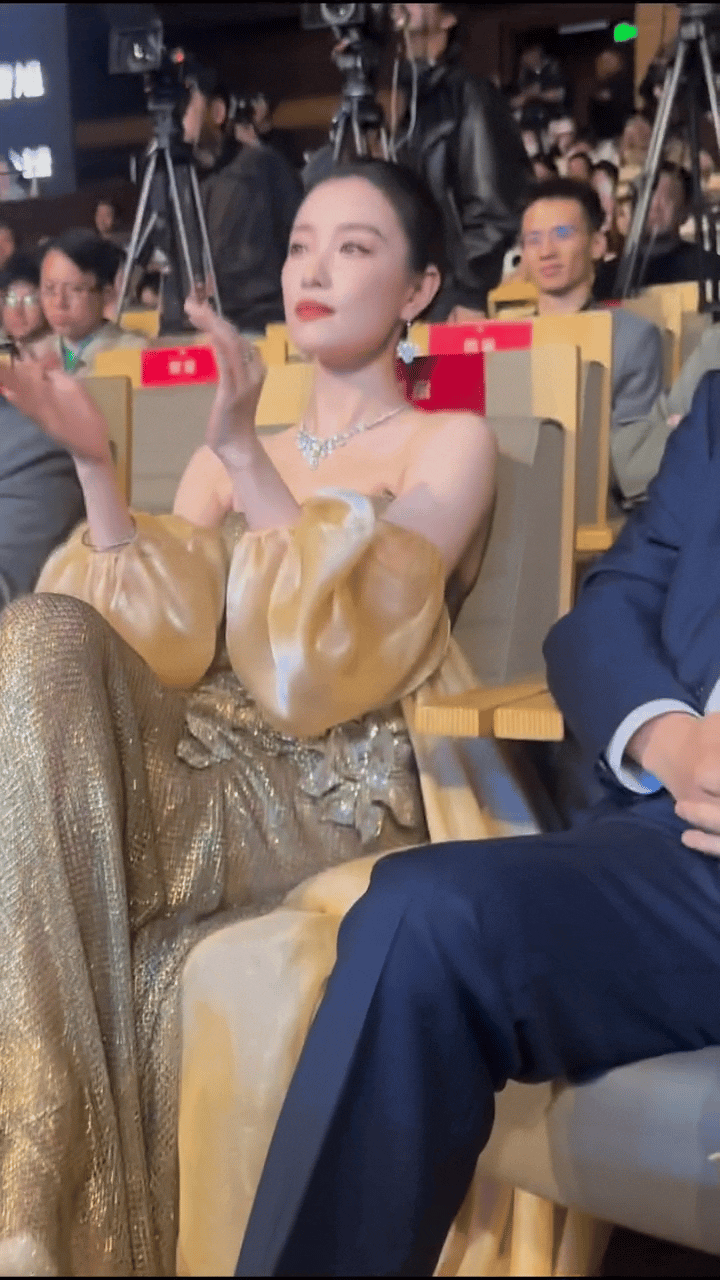 倪妮这状态非常松弛自然！