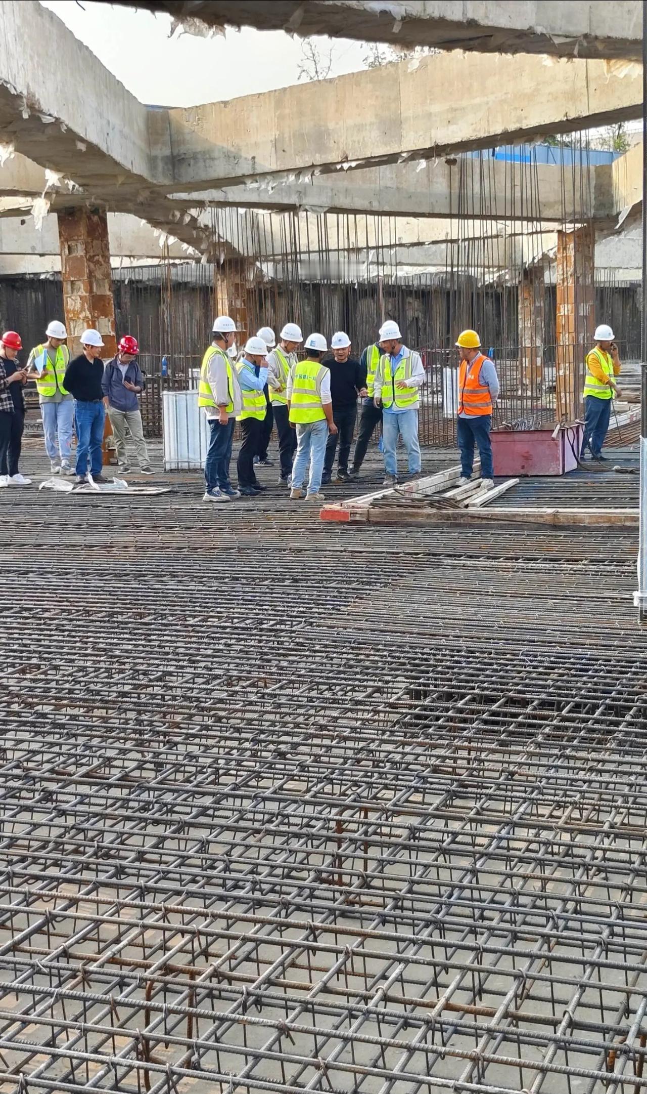 那个在工地上呼风唤雨的项目经理，怎么突然就不行了？前几天，我一个干工程的老乡