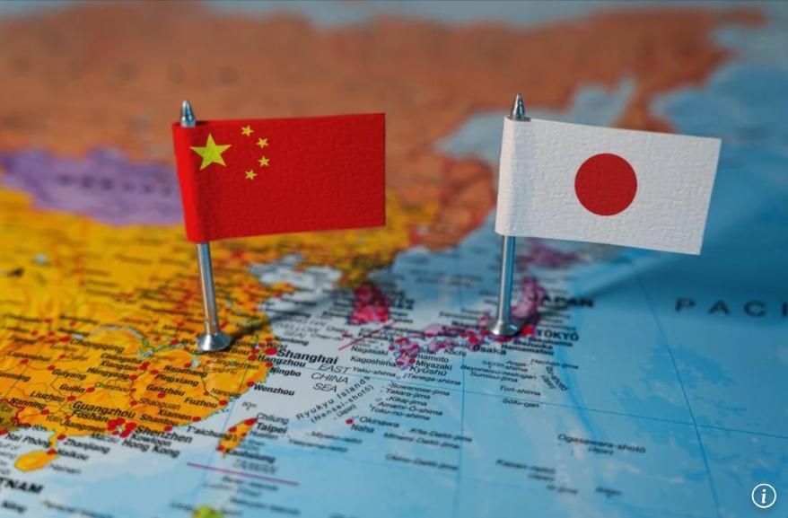 最近看到自媒体“斗嘴”的帖子，有一个非常有意思。一个冒充“美国空军”的美国账号这