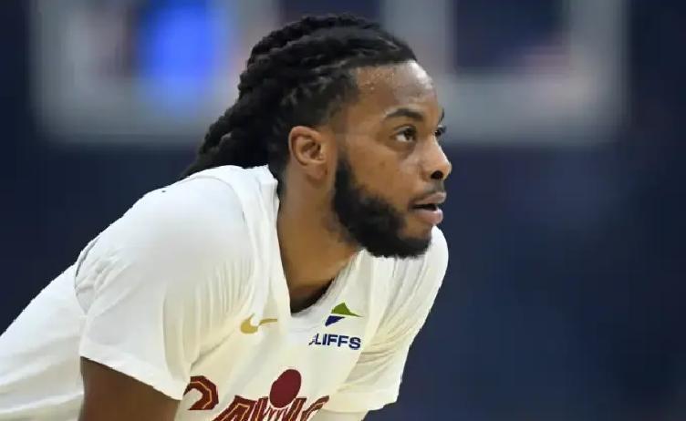 开拓者把俩新人扔发展联盟练级去了。杨瀚森这小子还行，场均12分8板，有点盼头。至