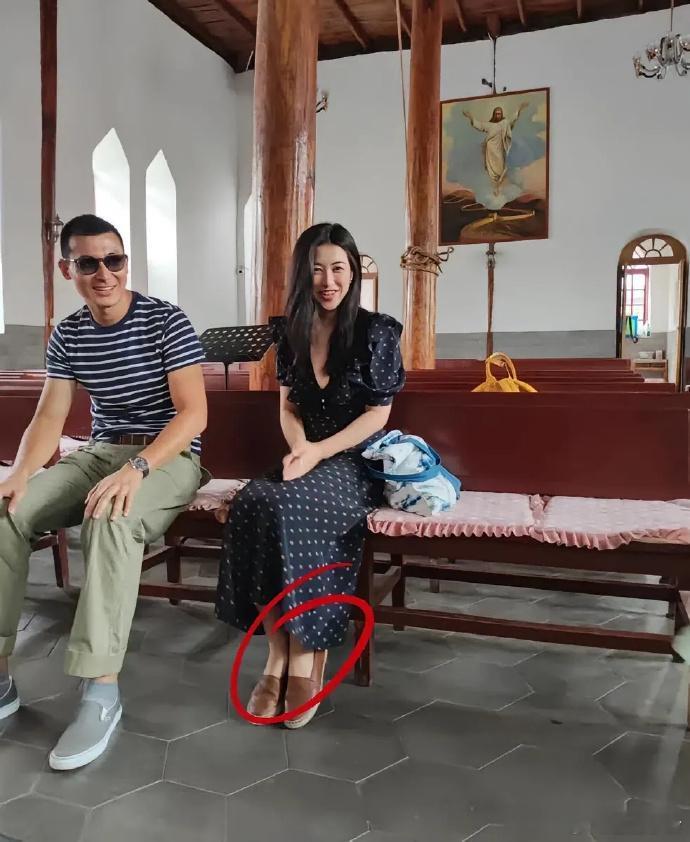 朱珠的丈夫，真让人不解她为何会爱上他