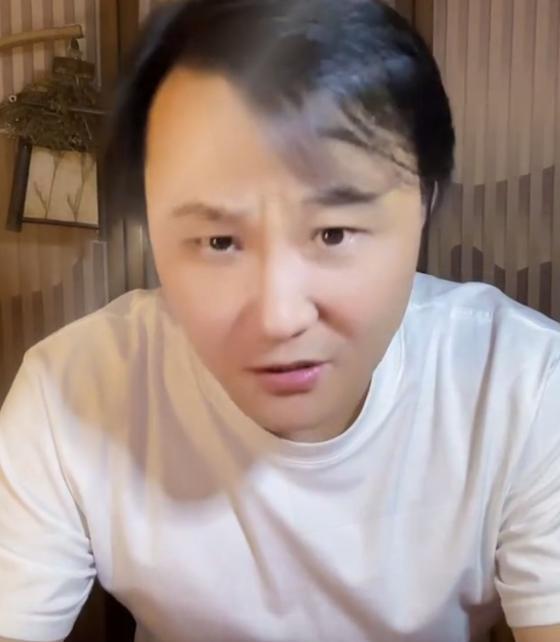 烧饼升副总全网讨论？别闹了，德云社真正的“话事人”，从来就没换过。台上谁最红