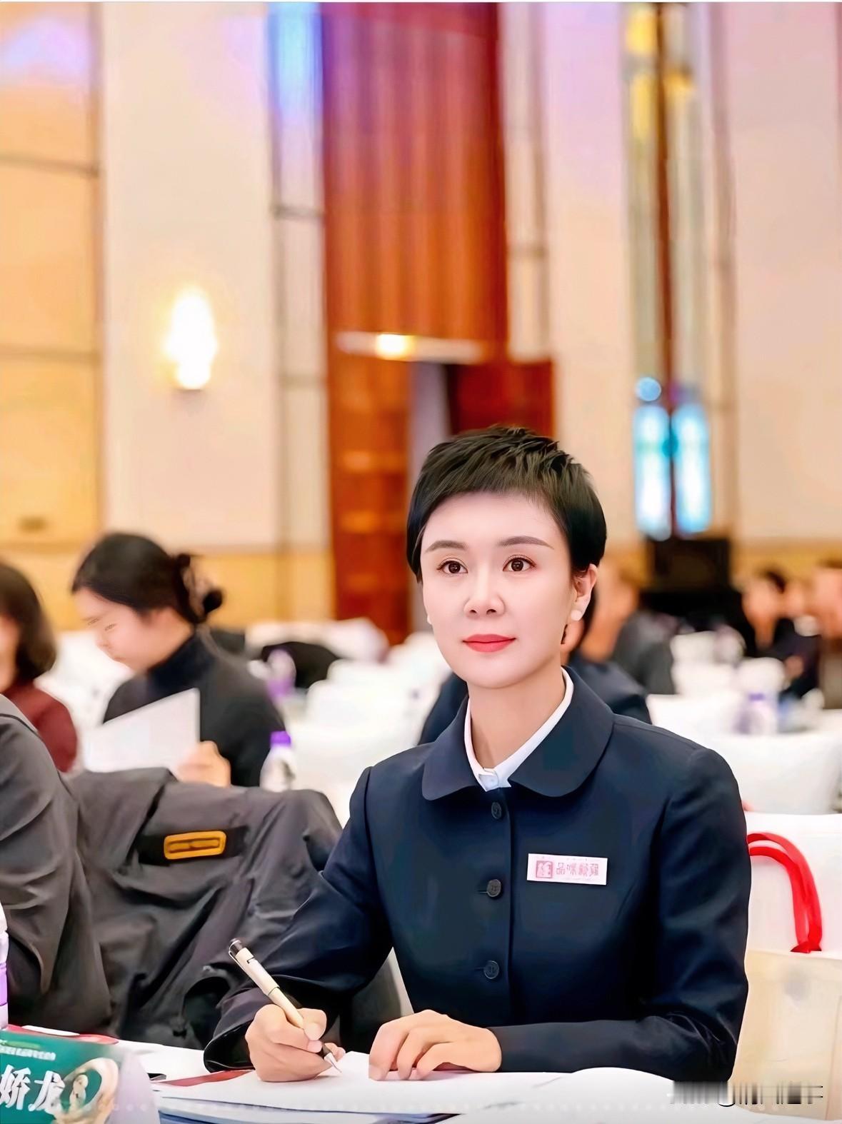 关于贺娇龙身后事的安排，网上议论纷纷，其实真没必要过度解读。不进夫家祖坟回娘