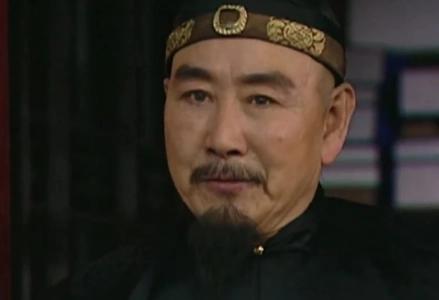 1722年，康熙驾崩，雍正无心守灵，回到雍王府。他打算今天就解决邬先生，问道：“