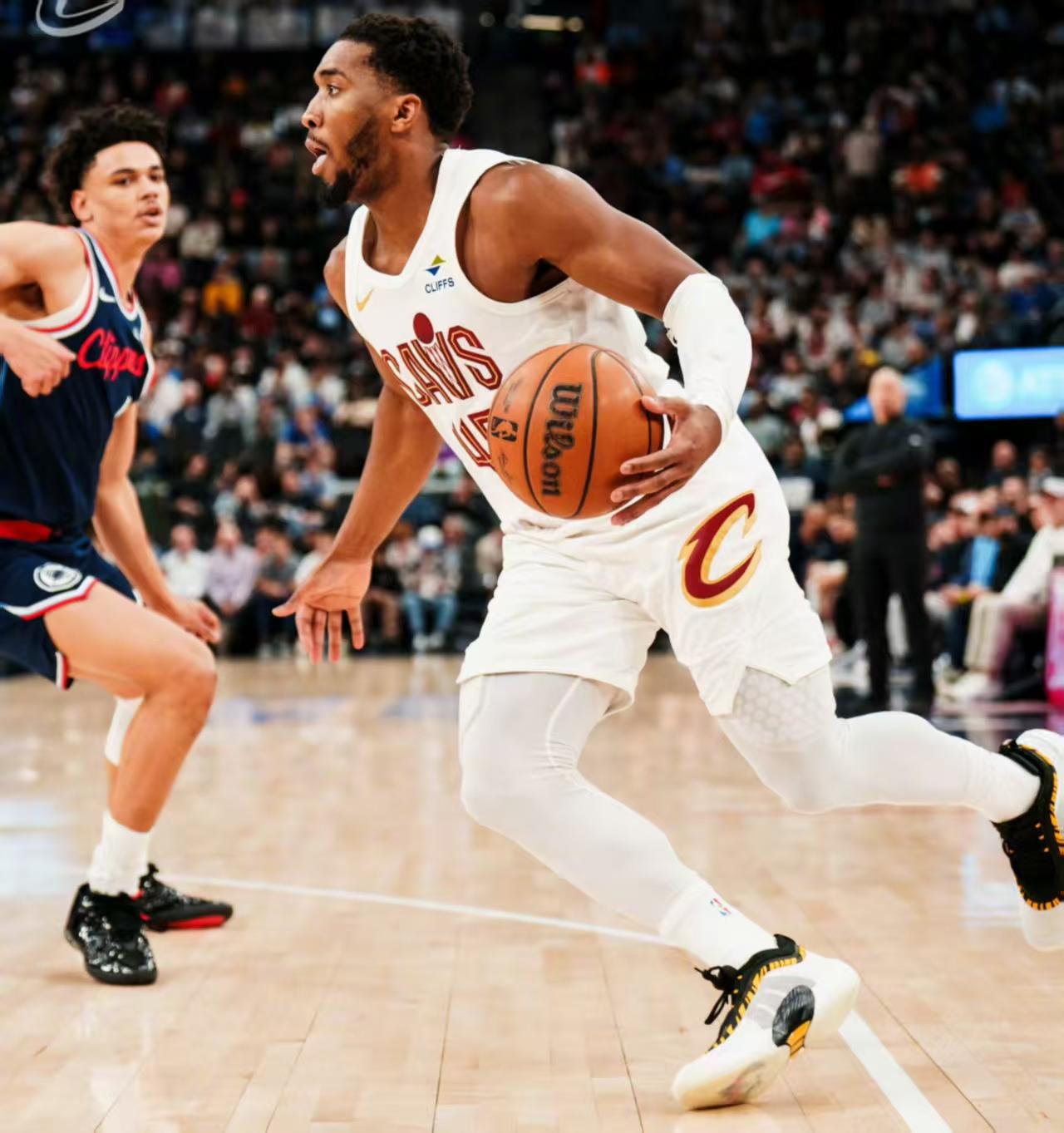 哈登要笑醒了！骑士大胜快船，这阵容压根不是一个级别骑士VS快船；哈登本场缺阵，