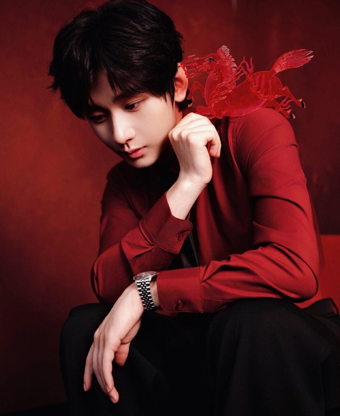 我可能有点阴谋论，我觉得某人可能真的把成毅当摇钱树了。“成毅特别棒，不该承