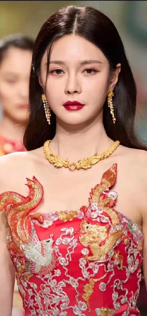 杜海涛，我实在忍不住要发声了！就算会被你的粉丝围攻，我也得说：你究竟算不算个真男