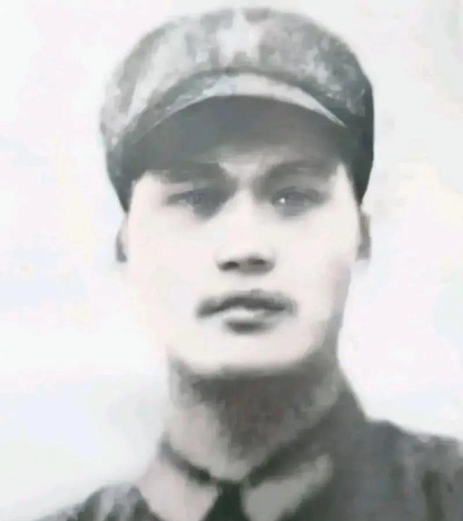 1979年，郑宏余被七八名越军包围，越军见他只有一个人，就喊话让他投降，郑宏余听