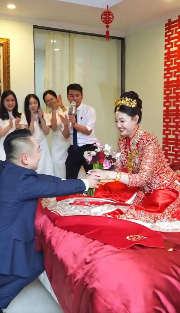 问界m9的车主们真的好团结、好有情义啊！这不，6月5日，一位原籍陕西的深圳车主新