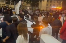 临沂23名小青年打伤2名宝马男，你怎么看？照片可见打砸事件中，