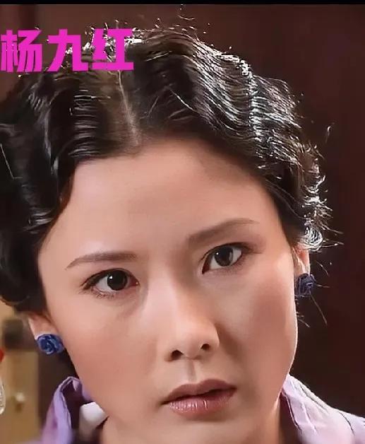 杨九红如果能有甄嬛一半的计谋，香秀绝对当不上太太，大家可以回想一下，杨九红从头至