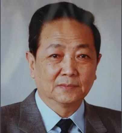 曾任天津市委书记，这位64岁当选中央政治局委员的官员，次年因病离世，享年仅65岁