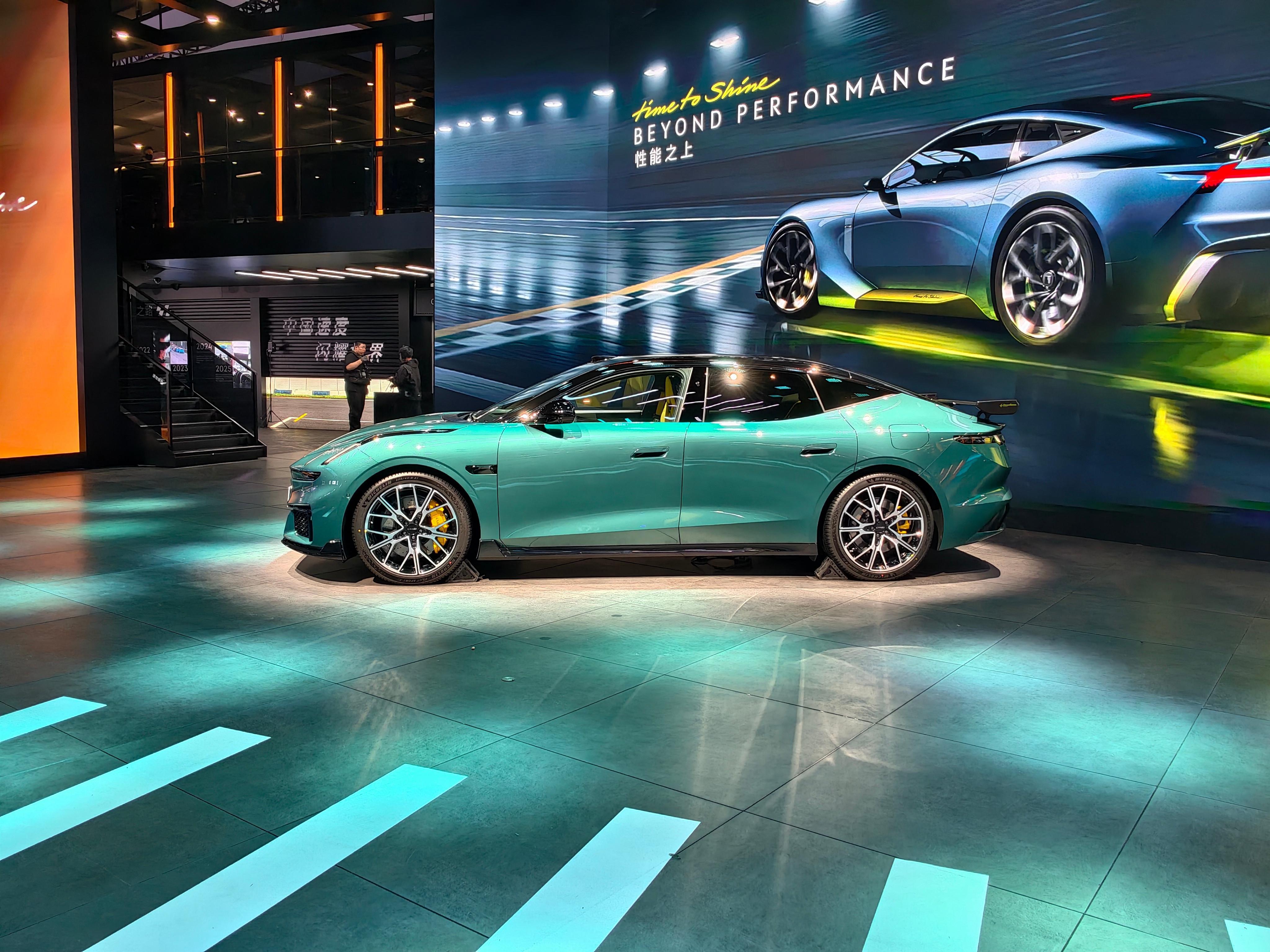 领克10和10+今天在北京车展开启预售了。外观第一眼很抓人，THENEXTD