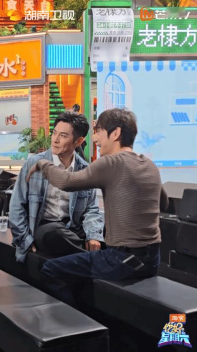  钟汉良51岁状态谁敢想这俩人已经一个51一个55了，钟汉良、胡兵上好六这个状