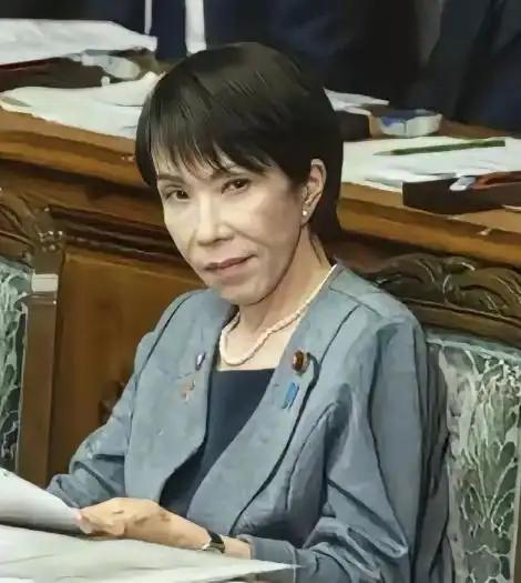 日本彻底慌了！高市早苗紧急官宣，两轮"放血"后，石油危机真要来了？中东局