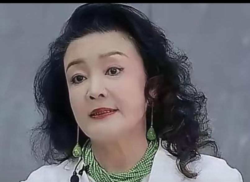 张兰这几日心情很不好，孙女小玥儿说了句话让她很尴尬，而且还是在直播间。她说自