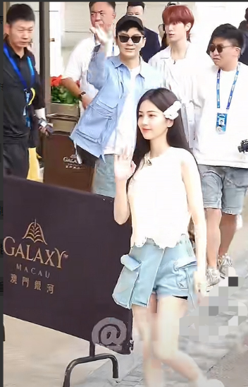 朋友见到白鹿了长得矮，牙齿黄，她说，白鹿根本不是电视上看到的那样其实白