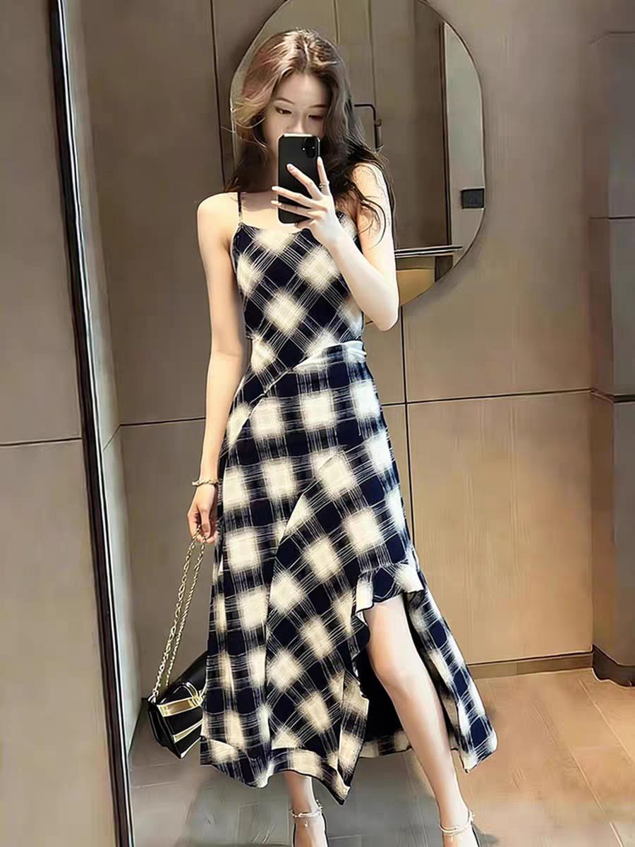 人和人还是刚认识的时候最好热情虚伪又浪漫，你懂我的故作矜持，我懂你的图谋不轨