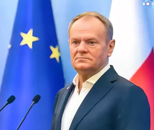 波兰总理唐纳德•图斯克(DonaldTusk）在前往伦敦会议前说道：