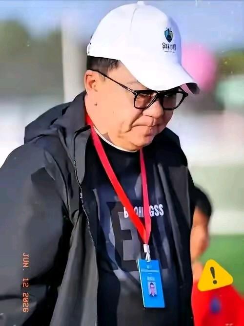 董路带的那帮十六七岁小将，跟巴西干了一仗。第一场，惨败。第二场，直接取消，不踢了