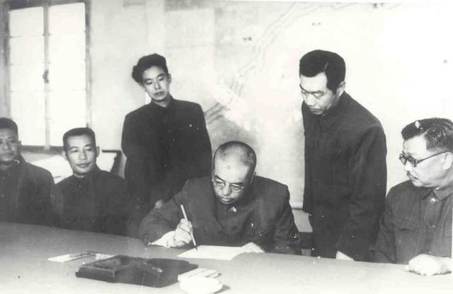 46军军长<em>肖全夫</em>怒怼司令员彭德怀:你自己也有问题,该改一改了