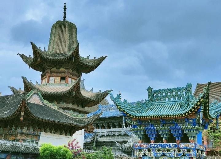 意大利250座清真寺。比利时340座清真寺。荷兰480座清真寺。西班牙19