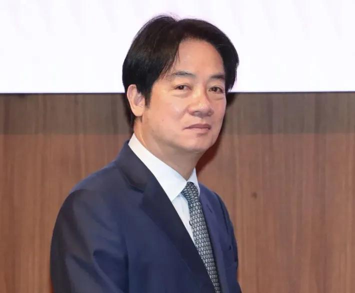 台媒报道，赖清德办公室发言人郭雅慧10日晚间，就国共会谈所达成的坚持“九二共识”