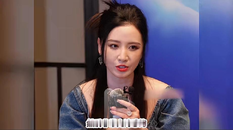 张萌说的史诗级片子，豆瓣3.2分网友说高了应该要2.3分才对[笑着哭]张萌还