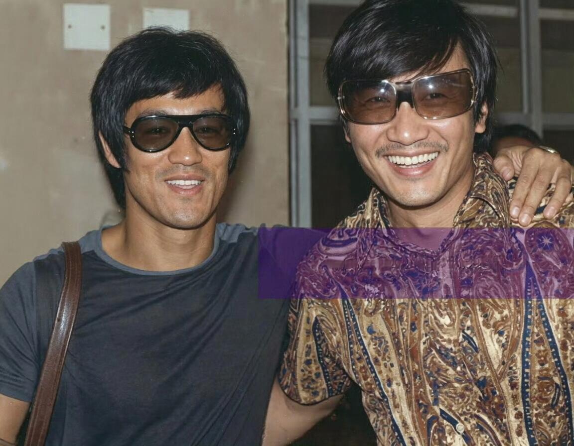 1971年，谢贤与李小龙在启德机场…