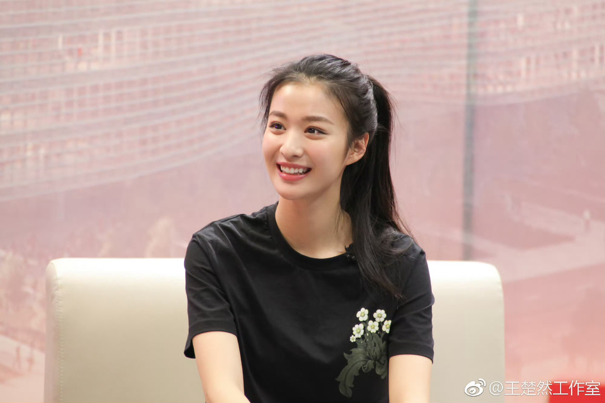 王楚然wcr王楚然浮生wcr王楚然娑椤“乌云密布欲下雨，你提前备好的伞，是