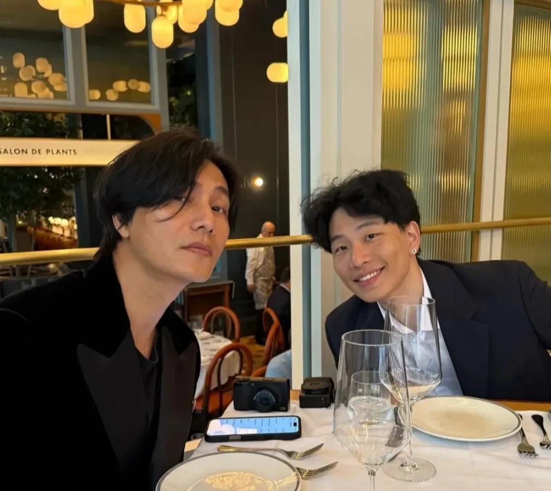 都说美貌会遗传，但是感觉在陈坤父子这里却行不通了，陈坤的儿子陈尊佑长的一点也不